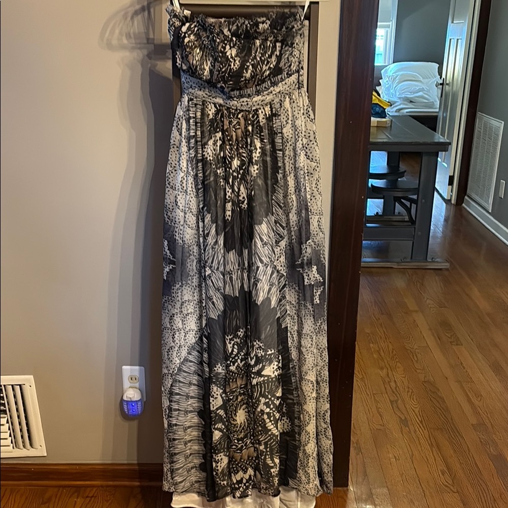 5/48 Elegant Strapless Gray Silk Dress